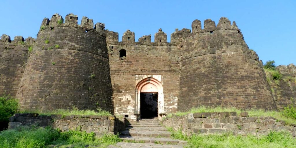 devagiri daulatabad fort aurangabad tourism entry fee timings holidays reviews header