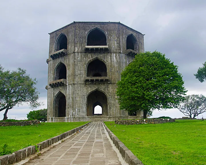 Aurangabad to Ahmednagar Taxi Service