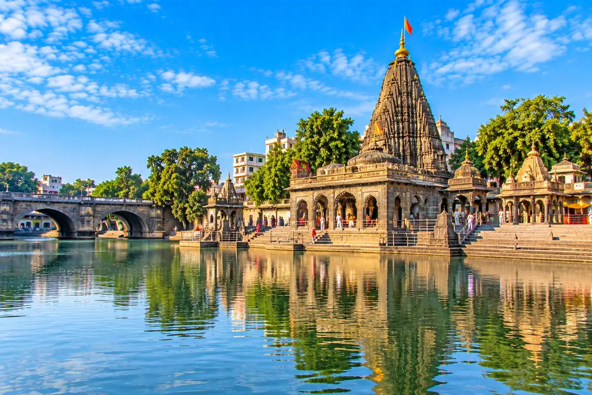 Omkareshwar Temple on the Mutha river in Pune, Maharashtra
